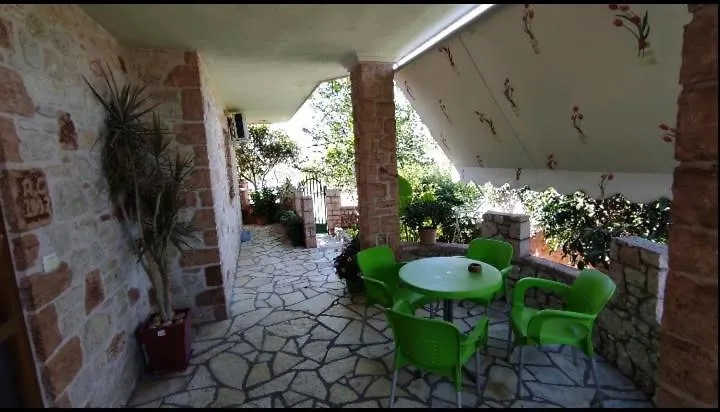 Vila Redstone Apartment Ksamil
