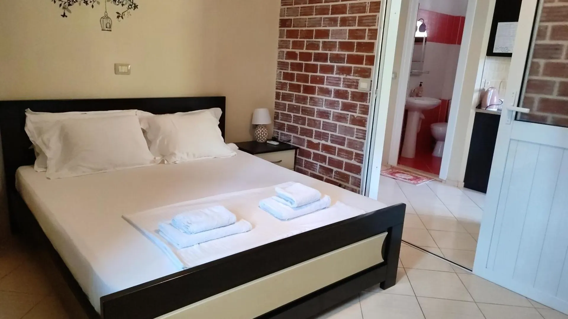 Vila Redstone Apartment Ksamil