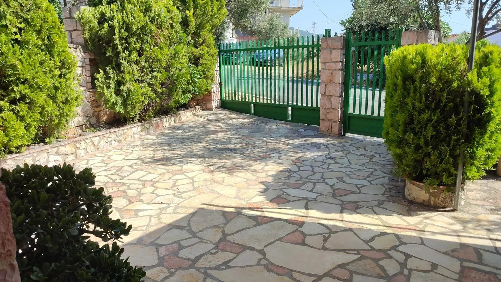Vila Redstone Apartment Ksamil 0*,  Albania