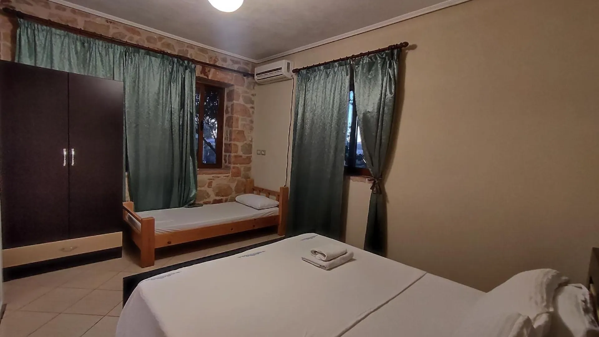 Vila Redstone Apartment Ksamil