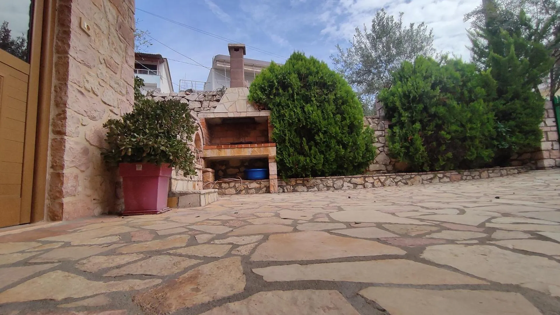 Vila Redstone Apartment Ksamil