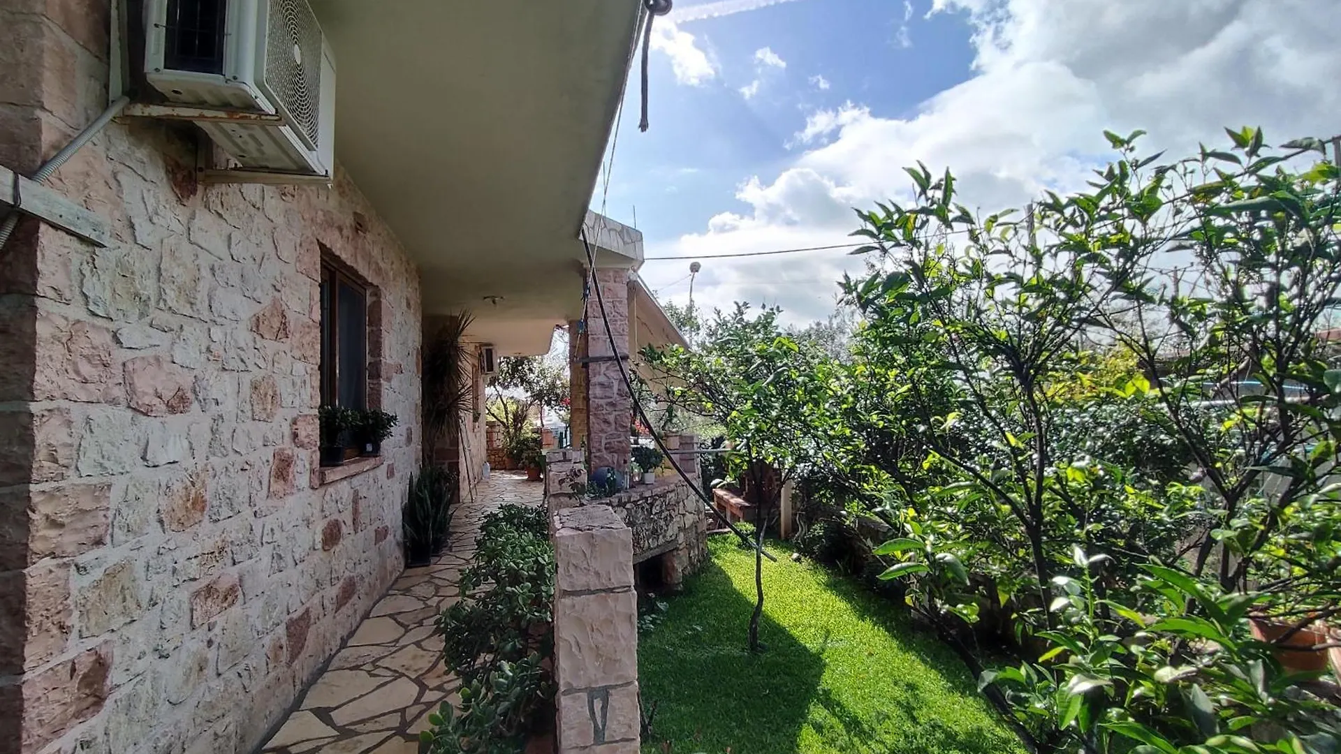 Vila Redstone Apartment Ksamil Albania